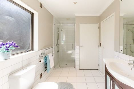 Photo of property in 19 Bluewater Place, Paraparaumu, 5032