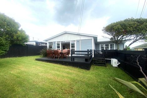 Photo of property in 1/176 Birkdale Road, Birkdale, Auckland, 0626
