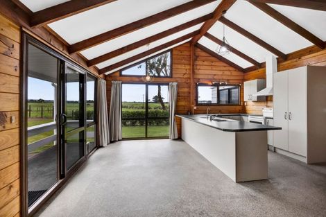 Photo of property in 369 Patiki Road, Pihama, Opunake, 4682