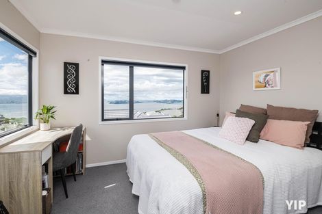 Photo of property in 79 Dress Circle, Newlands, Wellington, 6037