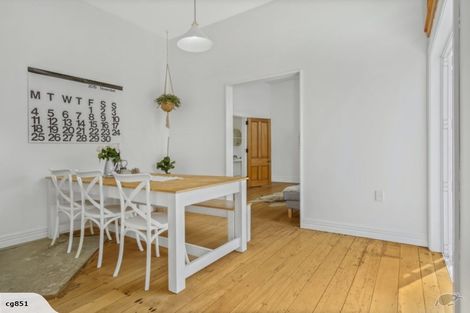 Photo of property in 98 Somerfield Street, Somerfield, Christchurch, 8024