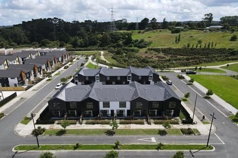 Photo of property in 12 Tuputupu Drive, Kumeu, 0810