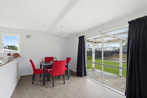 Photo of property in 4 Ashton Terrace, Castlecliff, Whanganui, 4501