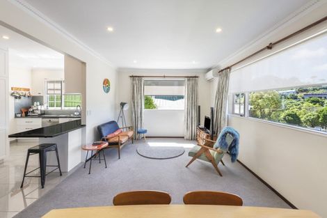 Photo of property in 7 Epping Grove, Karori, Wellington, 6012