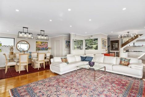 Photo of property in 24 Tiri Road, Milford, Auckland, 0620