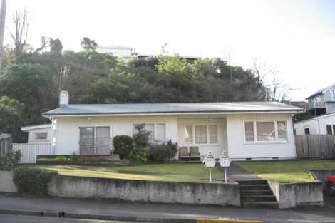 Photo of property in 39 Milton Road, Bluff Hill, Napier, 4110