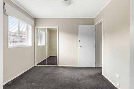 Photo of property in 15 Taikata Road, Te Atatu Peninsula, Auckland, 0610