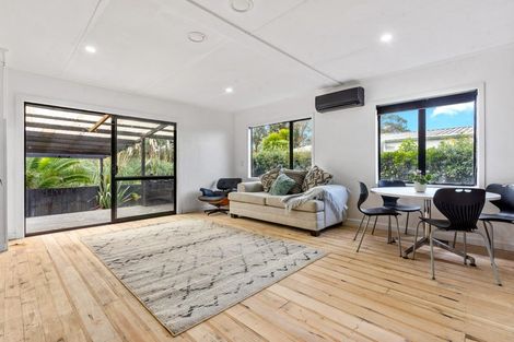 Photo of property in 4 Rere Place, Parakai, 0830