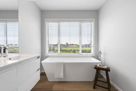 Photo of property in 37 Forstera Way, Papamoa Beach, Papamoa, 3118