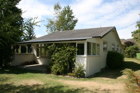 Photo of property in 19 Sutherland Road, Omarama, 9412