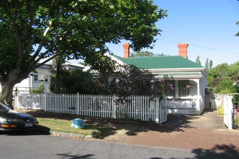 Photo of property in 12 Herne Bay Road, Herne Bay, Auckland, 1011