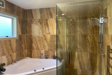 Photo of property in 11 Gladys Avenue, Glenfield, Auckland, 0629