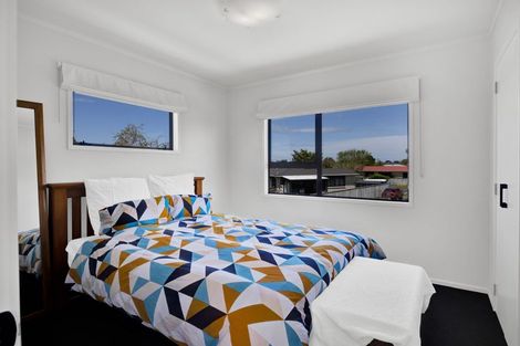 Photo of property in 10 Kamahi Avenue, Hawera, 4610