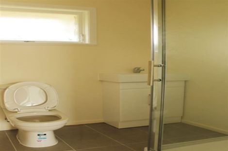 Photo of property in 61 Ocean View Road, Hillcrest, Auckland, 0627