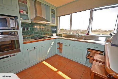 Photo of property in 18 Rosewarne Crescent, Glendene, Auckland, 0602