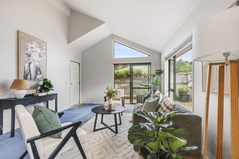 Photo of property in Miramar Villas, 2/3 Byron Street, Miramar, Wellington, 6022