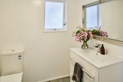 Photo of property in 25 Eskdale Road, Papakowhai, Porirua, 5024