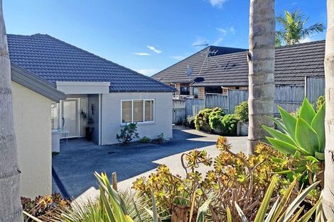 Photo of property in 256 Hill Road, The Gardens, Auckland, 2105