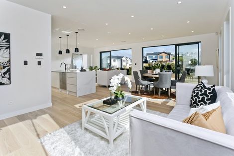 Photo of property in 2 Fender Place, Long Bay, Auckland, 0630