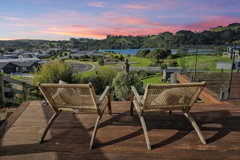 Photo of property in 6 Joyce Harsant Place, Cooks Beach, 3591