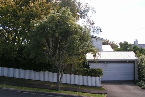 Photo of property in 16 Le Roy Terrace, Birkenhead, Auckland, 0626