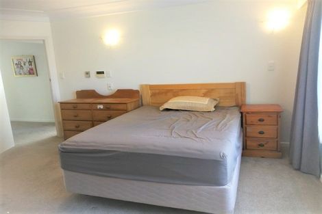 Photo of property in 1/1 Cheval Drive, Totara Vale, Auckland, 0629