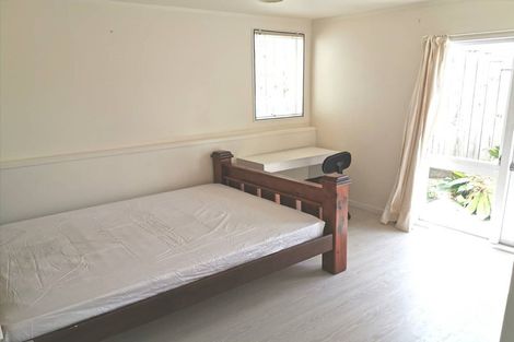 Photo of property in 685 Beach Road, Rothesay Bay, Auckland, 0630