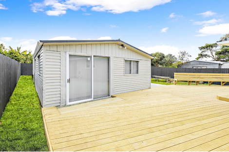 Photo of property in 7 Fairey Place, Mangere, Auckland, 2022