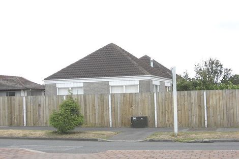 Photo of property in 34 Inwoods Road, Parklands, Christchurch, 8083