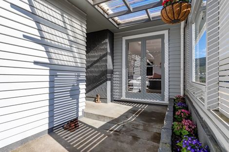 Photo of property in 10 Allen Terrace, Tawa, Wellington, 5028