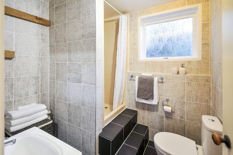 Photo of property in 105 Selwyn Crescent, Forrest Hill, Auckland, 0620