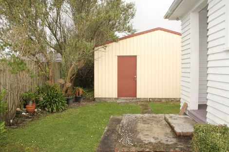 Photo of property in 28 Bright Street, Westport, 7825