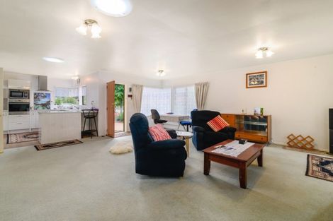 Photo of property in 58a Aquarius Drive, Kawaha Point, Rotorua, 3010