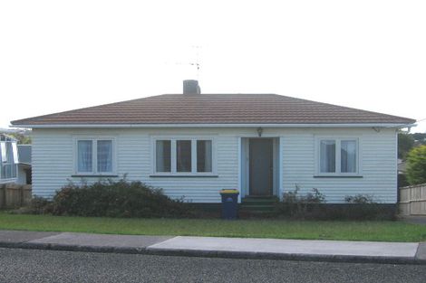 Photo of property in 1/74 College Road, Northcote, Auckland, 0627