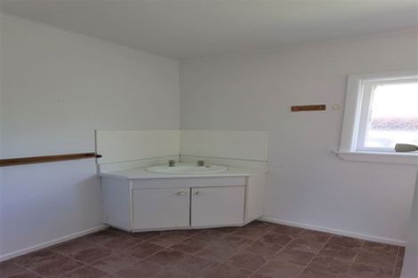 Photo of property in 94 Avondale Road, Avondale, Christchurch, 8061