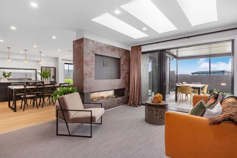 Photo of property in 16 Rotorua Grove, Aotea, Porirua, 5024