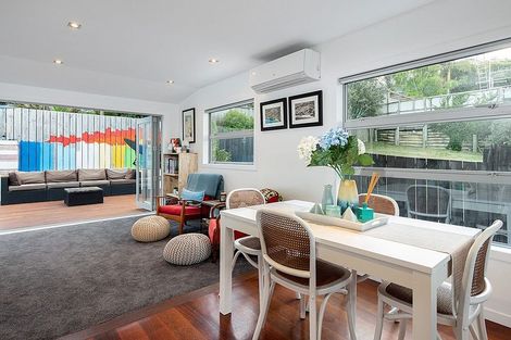 Photo of property in 18 Beulah Avenue, Rothesay Bay, Auckland, 0630