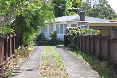Photo of property in 6 Firle Place, Green Bay, Auckland, 0604