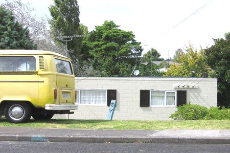 Photo of property in 1/23 Lancaster Road, Beach Haven, Auckland, 0626