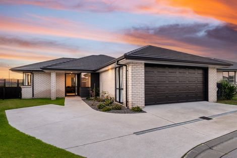 Photo of property in 5 Warlock Way, Papamoa, 3118