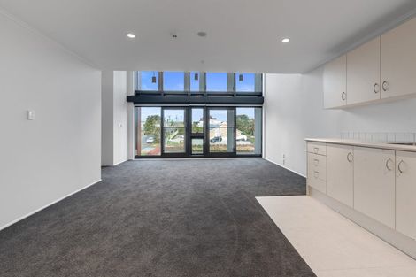 Photo of property in 17f/30 Westward Ho, Glen Eden, Auckland, 0602