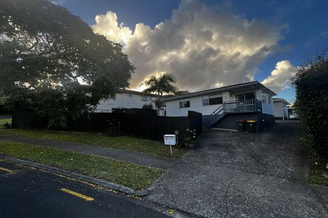 Photo of property in 1/7 Yarra Place, Botany Downs, Auckland, 2010