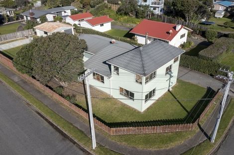 Photo of property in 98 Field Way, Waikanae Beach, Waikanae, 5036