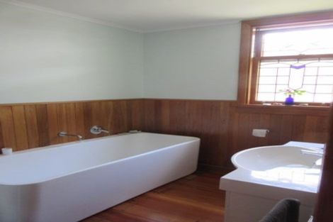 Photo of property in 48 Ferry Street, Seatoun, Wellington, 6022