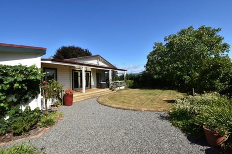 Photo of property in 17 Moreton Road, Carterton, 5713