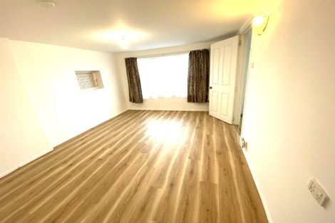 Photo of property in 30 Megan Avenue, Pakuranga Heights, Auckland, 2010