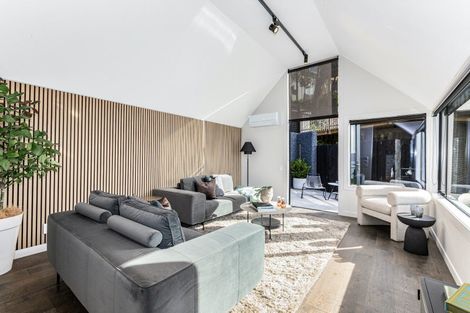 Photo of property in 28 Hay Street, Oriental Bay, Wellington, 6011