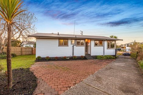 Photo of property in 20 Woodvale Road, Glen Eden, Auckland, 0602