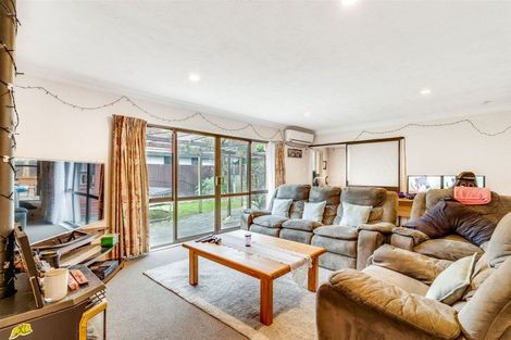 Photo of property in 70 Sarabande Avenue, Redwood, Christchurch, 8051