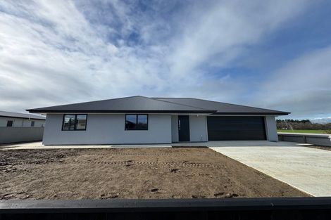 Photo of property in 34 Campbell Place, Marton, 4710